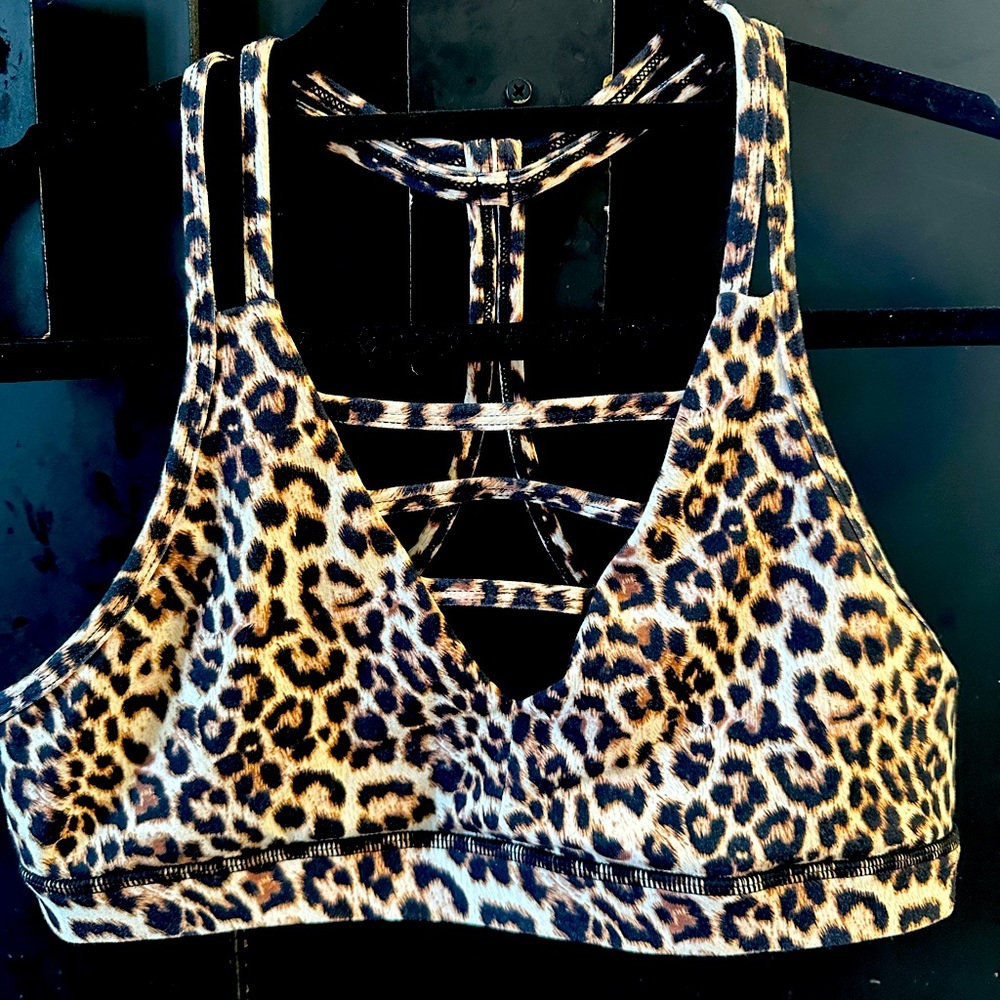 COPY - Zyia grid bra leopard print!